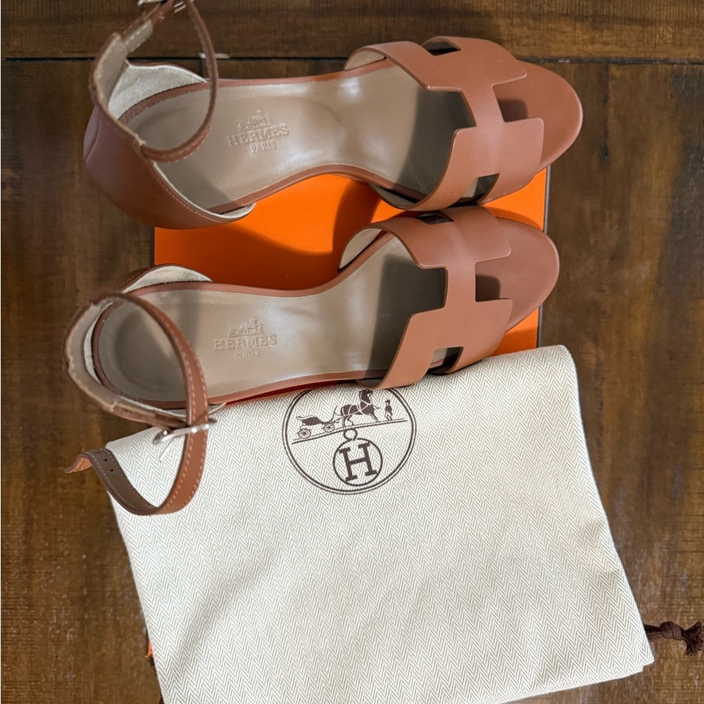 Legend calfskin women’s Sandals